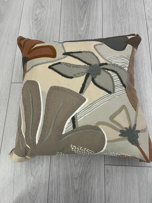 Buy & Sell East London Stratford - East London - Photos for M&S cushion NEW RRP £25