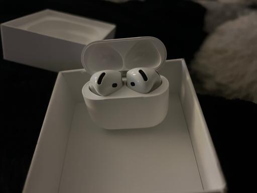 Buy & Sell Devon Mid Devon - Photos for Apple AirPods 4