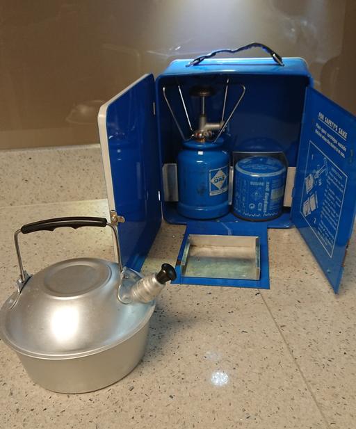 Buy & Sell West Midlands Birmingham - Photos for Stove with new gas and kettle in a tin