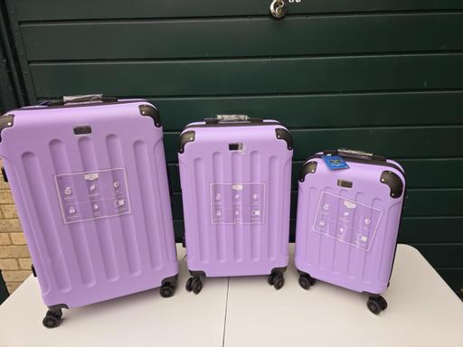 Buy & Sell Hertfordshire Welwyn Hatfield - Photos for Suitcases set of 3