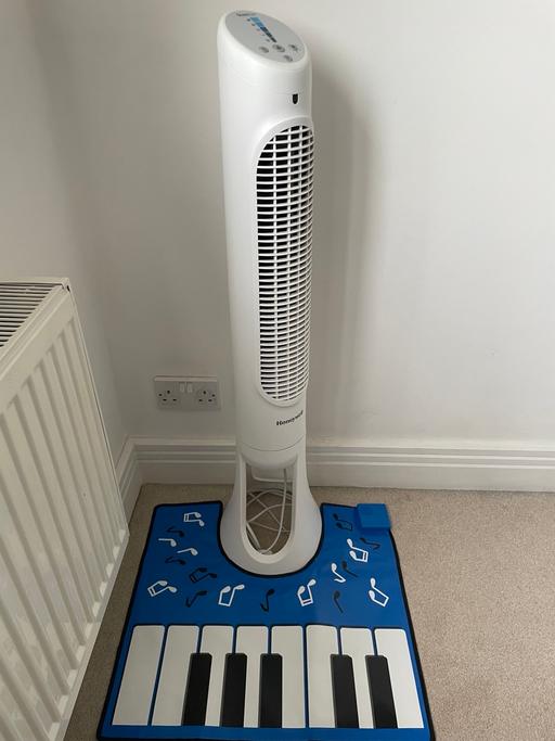 Buy & Sell North West London Primrose Hill - North West London - Photos for Honeywell tower fan with remote and piano mat