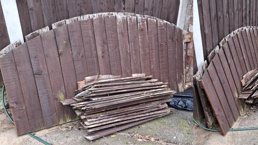 Buy & Sell West Midlands Sandwell - Photos for Dome Top Feather Edge Fence Panels & Boards