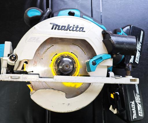 Buy & Sell South West London Colliers Wood - South West London - Photos for Makita Skillsaw DHS680 + 2 batteries