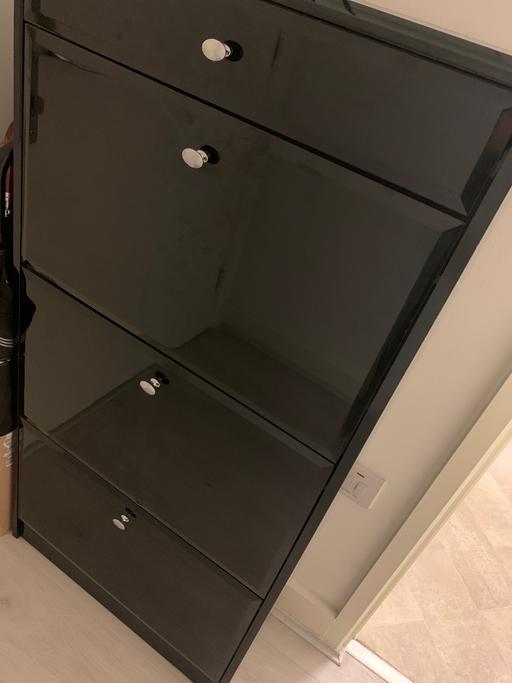 Buy & Sell East London Canary Wharf - East London - Photos for Shoe storage