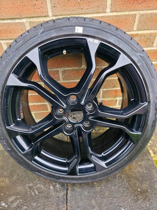 Vehicles West Yorkshire Leeds - Photos for Renault Clio rs 18 in alloy wheel with tyre