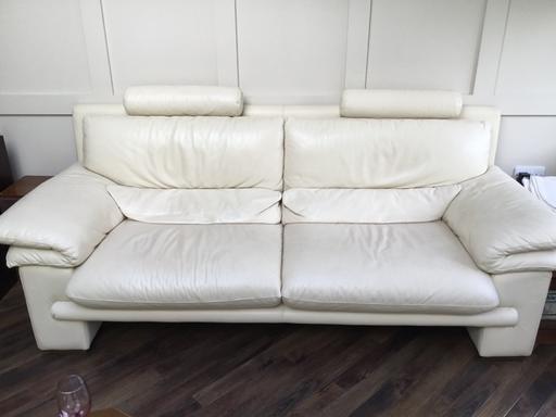 Buy & Sell Staffordshire Stafford - Photos for Settee/ Sofa cream coloured leather