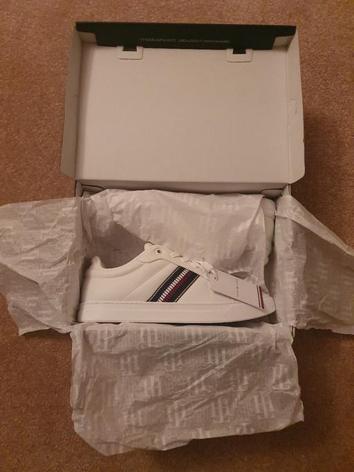 Buy & Sell Bedfordshire Luton - Photos for Tommy hilfiger trainers signature trainers