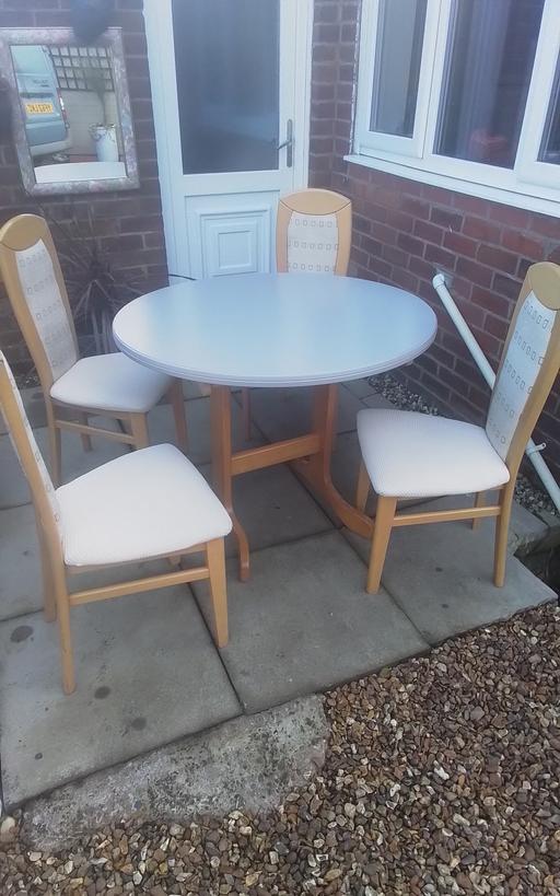 Buy & Sell Greater Manchester Wigan - Photos for TABLE AND CHAIRS