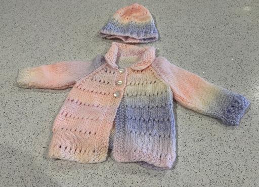 Buy & Sell Wiltshire Swindon - Photos for 6-12 month hand knit set