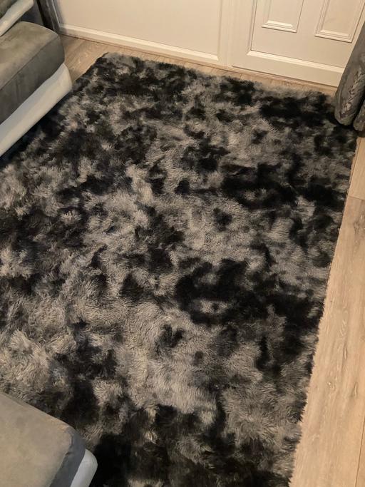 Buy & Sell Buckinghamshire Milton Keynes - Photos for Grey rug