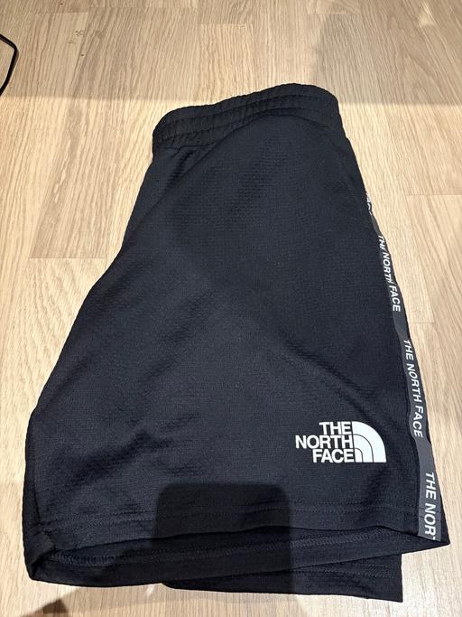 Buy & Sell Greater Manchester Bolton - Photos for North face Mitleggi shorts size L