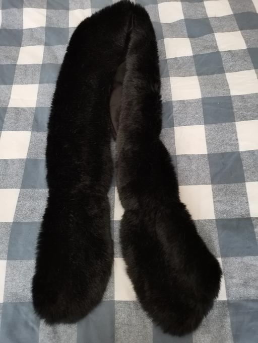 Buy & Sell Hampshire Southampton - Photos for Ladies H&M Fur Scarf