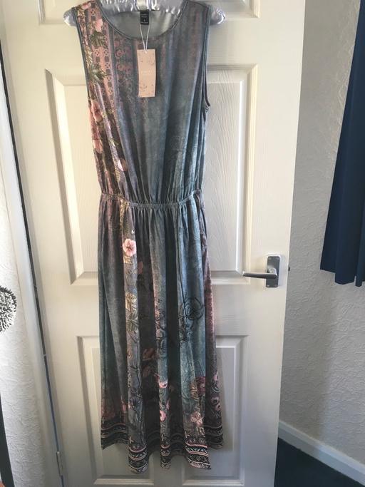 Buy & Sell Bedfordshire Central Bedfordshire - Photos for Dress from Emery Rose