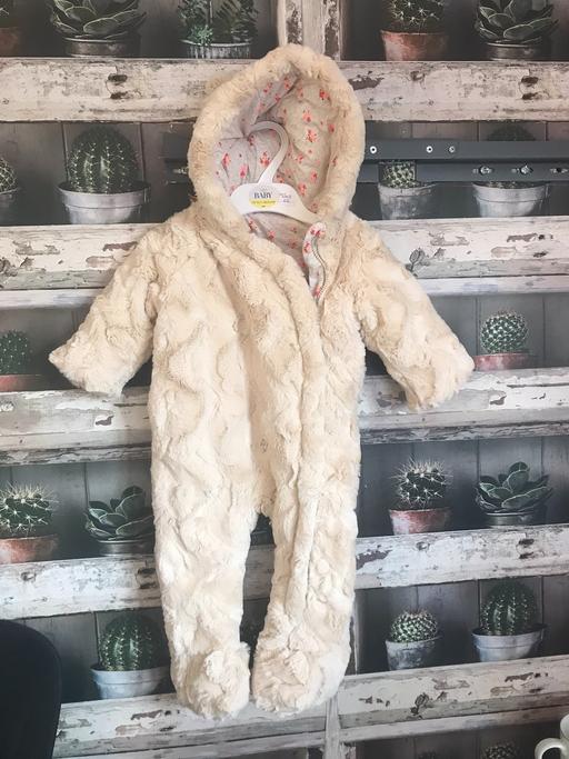 Buy & Sell Northumberland Shankhouse - Northumberland - Photos for GIRLS FLUFFY SNOWSUIT FOR GIRL 3-6 MONTHS