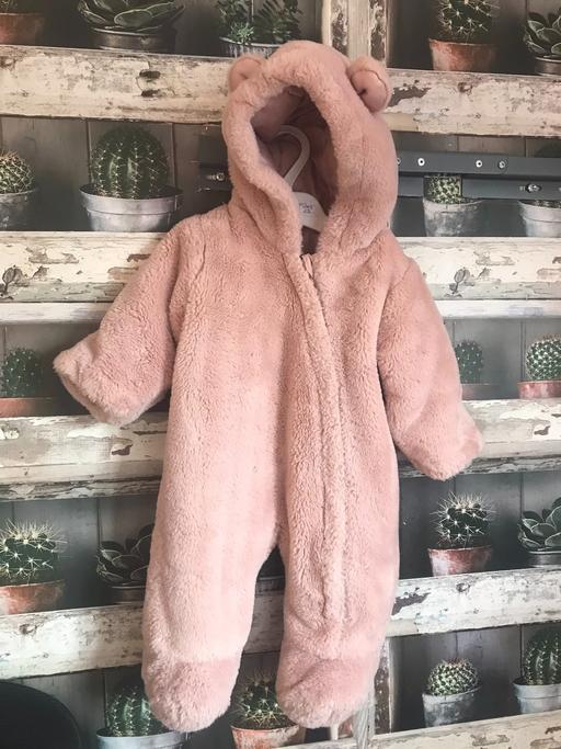 Buy & Sell Northumberland Hartford - Northumberland - Photos for GIRLS FLUFFY SNOWSUIT FOR GIRL 0-3 MONTHS