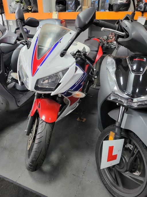 Vehicles Hertfordshire Watford - Photos for CBR 300cc 2016