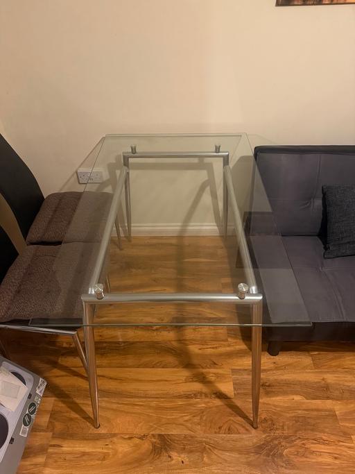 Buy & Sell Ealing Greenford - UB5 - Photos for Glass Dining Table