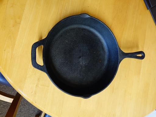 Buy & Sell Derbyshire Bolsover - Photos for Cast iron pans