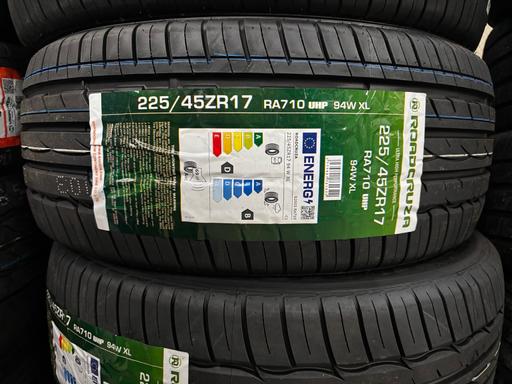 Vehicles West Midlands Birmingham - Photos for New 2254517 Tyre