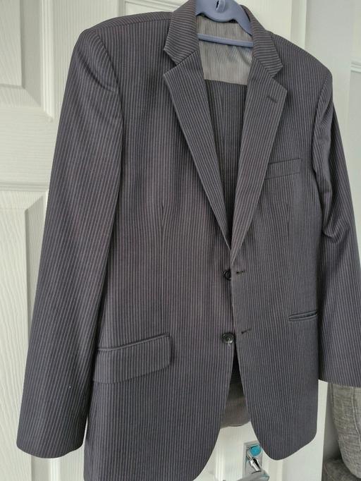 Buy & Sell Bexley Welling - DA7 - Photos for Dark Grey Thin Pinstripe Suit 40 Regular