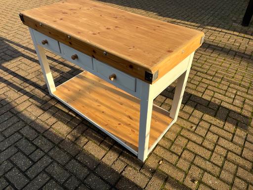 Buy & Sell Kent Canterbury - Photos for Reclaimed pine kitchen island