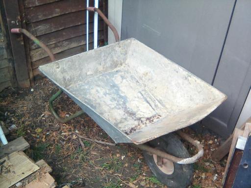 Buy & Sell North Northamptonshire Kettering - North Northamptonshire - Photos for Vintage Galvanized Garden Wheelbarrow,