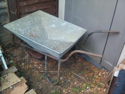 Buy & Sell North Northamptonshire Kettering - North Northamptonshire - Photos for Vintage Galvanized Garden Wheelbarrow,