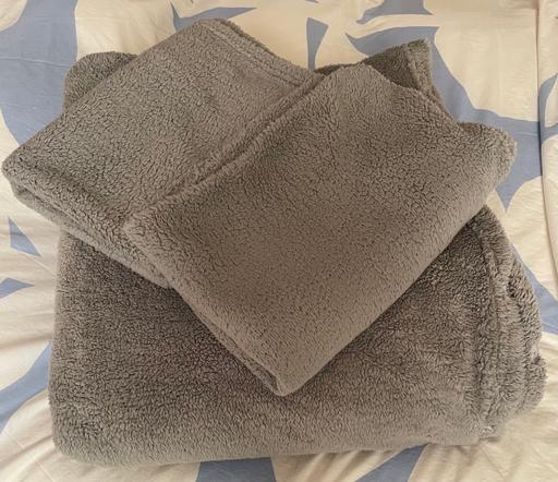 Buy & Sell West Sussex Arun - Photos for Grey fleece king size duvet cover & p-cases