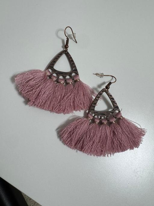 Buy & Sell Buckinghamshire Milton Keynes - Photos for Vintage tasseled pink earrings