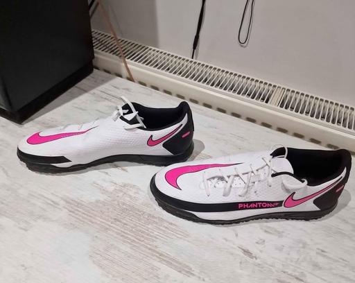 Buy & Sell South East London Croydon - Photos for NIKE Phantom White Pink GT Football Trainer U