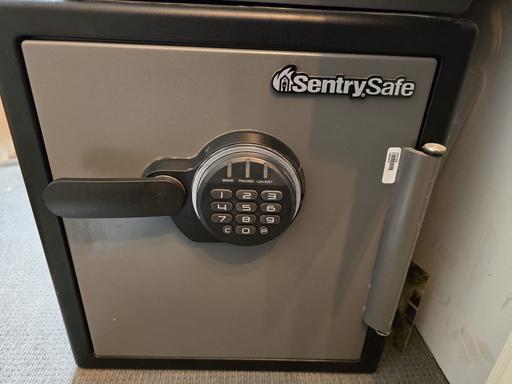 Buy & Sell West Yorkshire Leeds - Photos for SENTRYSAFE FIRE AND WATER PROOF SAFE