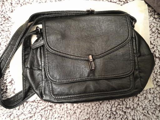 Buy & Sell Bridgend - Wales Nantyffyllon - Bridgend - Photos for Black Leather Crossbody Bag