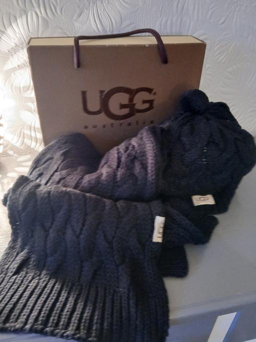 Buy & Sell West Midlands Birmingham - Photos for Ugg hat and scarf set