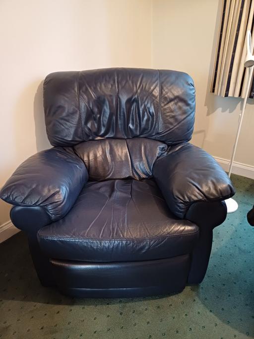 Buy & Sell West Northamptonshire Milton Malsor - West Northamptonshire - Photos for Electric Recliner Chair