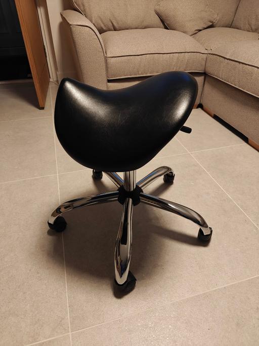 Buy & Sell Cheshire East Holmes Chapel - Cheshire East - Photos for Gas lift saddle stool