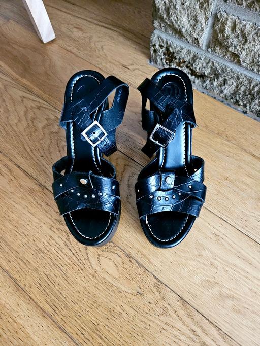 Buy & Sell South Yorkshire Doncaster - Photos for Chunky style leather shoes, size 6