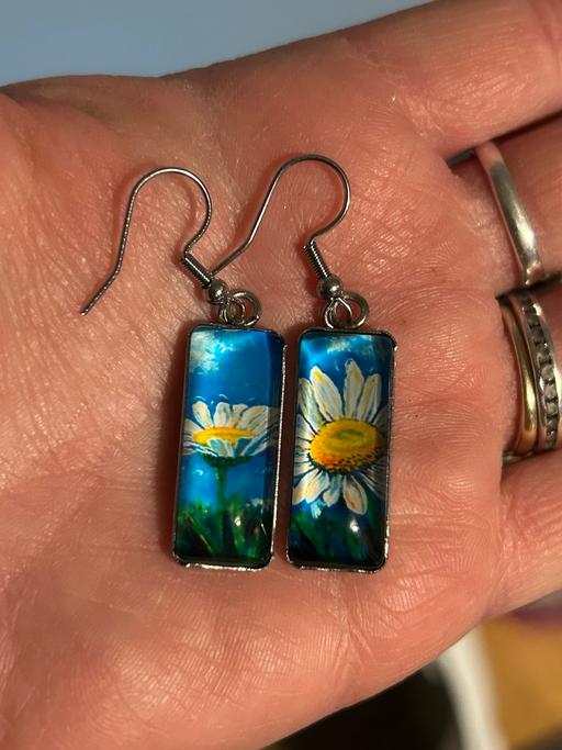 Buy & Sell Staffordshire Tamworth - Photos for Camomile glass earrings