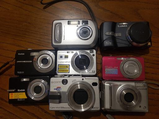 Buy & Sell West Yorkshire Kirklees - Photos for 8 Digital Cameras