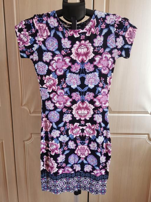 Buy & Sell Brent Wembley - HA9 - Photos for Pink and blue floral bodycon dress