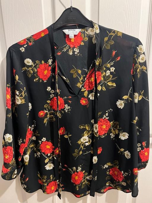 Buy & Sell Hertfordshire East Hertfordshire - Photos for Dorothy Perkins Ladies floral blouse