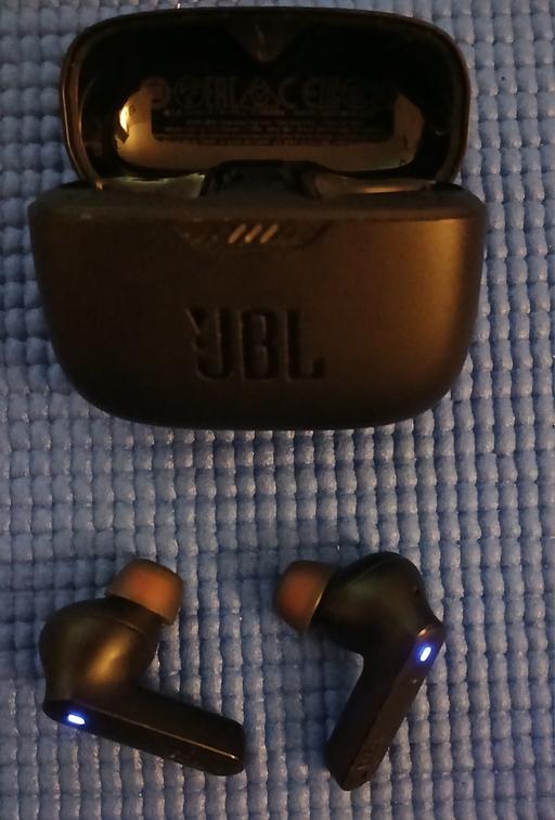 Buy & Sell West London Hounslow - Photos for JBL EAR BUDS TUNE 230NC