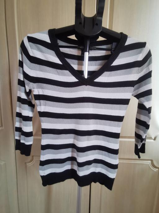 Buy & Sell Brent Wembley - HA9 - Photos for Black,grey and white stripe jumper