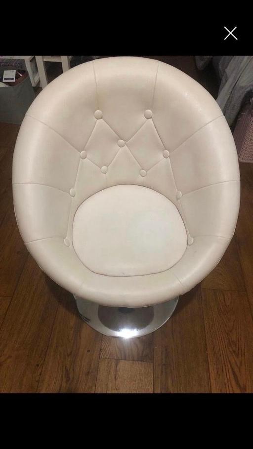 Buy & Sell South West London South Kensington - South West London - Photos for White leather swivel chair