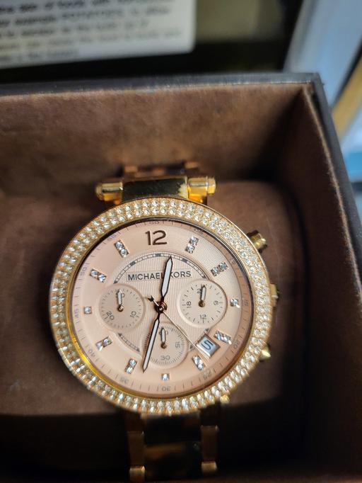 Buy & Sell Cheshire West and Chester Wolverham - Cheshire West and Chester - Photos for Michael Kors MK5538 Watch with watch box