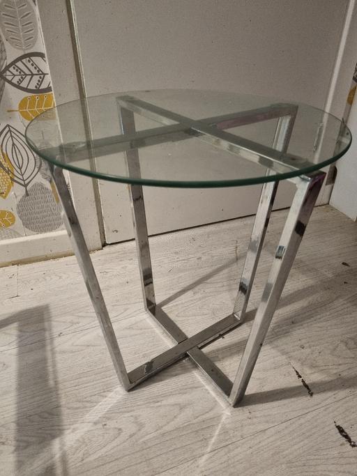 Buy & Sell South West London Clapham - South West London - Photos for round glass side table