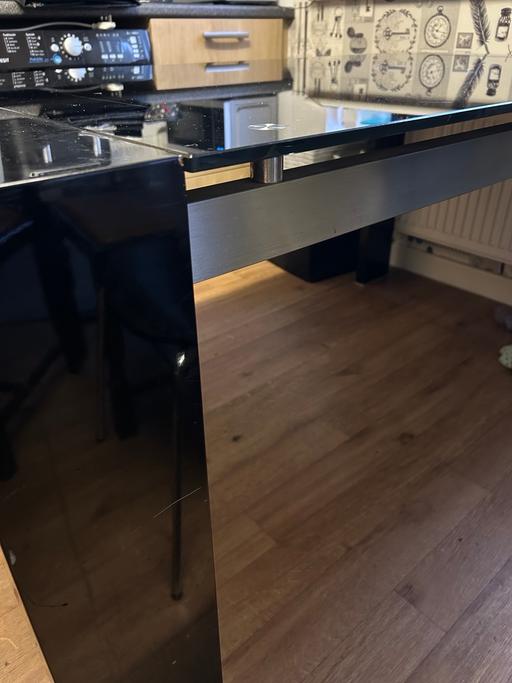 Buy & Sell West Midlands Dudley - Photos for Glass Dining Table