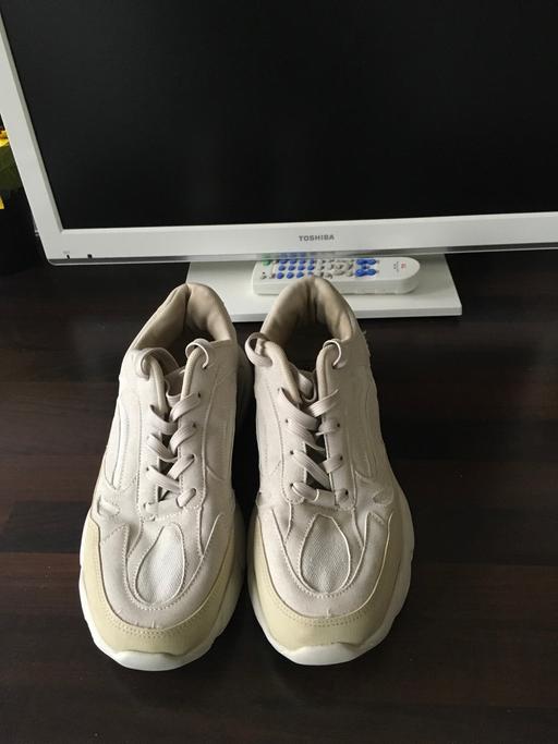 Buy & Sell Bedfordshire Central Bedfordshire - Photos for ASOS Trainers size 8