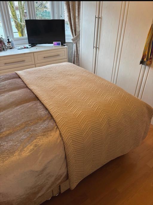 Buy & Sell Merseyside Liverpool - Photos for Bedspread (King)