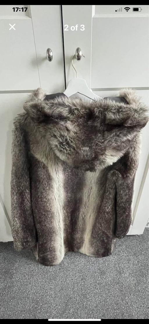 Buy & Sell Surrey Elmbridge - Photos for Faux fur jacket with hood