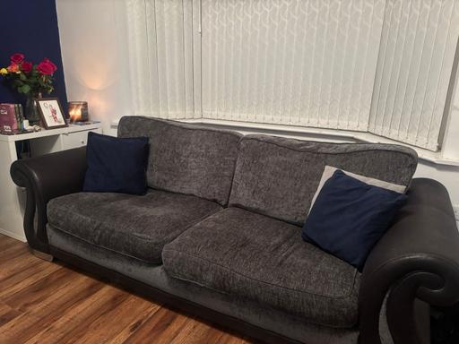 Buy & Sell Merseyside Knowsley - Photos for 3+2 seater grey and black fabric DFS couch